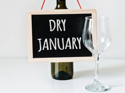 Dry January et Tournée Minérale… Et si on trinquait autrement ?